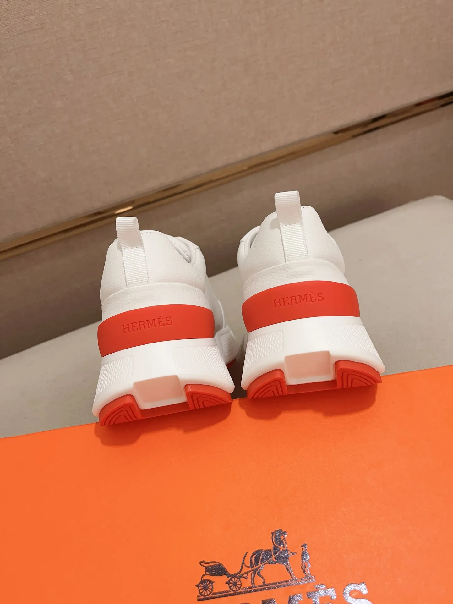Men's clothing and shoes💰: 442💰《HERMES》【Classic original single version】Hermès; top 🔝purchase agent🔍🔍men's latest 🇺🇸 counter sales simultaneously, imported from Italy original ▲▲cowhide ▲▲ (high-end, nobility, class) ) Exquisite workmanship (Italian 🇮🇹 imported water-dyed 🐂 cowhide lining) sole: original sole provided by the original factory, ⚠️exclusive double-layer activity·TPR·rubber·combined molded outsole; super comfortable·wear-resistant·non-slip·environmental protection The real thing is more beautiful if you take the real thing (high quality, follow the order). You can enter and exit the counter at will * Number of yards: 38-44 (45 can be customized and cannot be returned or exchanged)